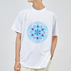 sanasanaのブルーとピンクの不思議なお花 Dry T-Shirt