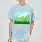 ✨🌈✨ユラクラカン🇯🇵 ✨🌈✨の☁️青空と雲☁️と青い山脈🗻ズ ドライTシャツ