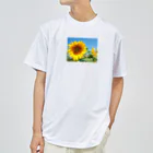 CrystalRoseの青空とひまわり Dry T-Shirt