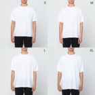 HOUSE DANCE MANIAのBotanical・Black All-Over Print T-Shirt :model wear (male)