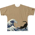 にこねこ【保護猫の保育園】の北斎×にこねこ「波×猫」フルグラフィックTシャツ（ベージュ） All-Over Print T-Shirt