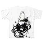 ろう飼い主のオウムと地球儀 All-Over Print T-Shirt