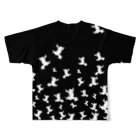 chicodeza by suzuriのカエル柄ブラックTシャツ All-Over Print T-Shirt :back