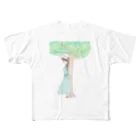 ひよこ工房の木陰で休む少女 All-Over Print T-Shirt