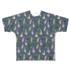 PetWORKs SUZURI Shopのお人形と少女 All-Over Print T-Shirt