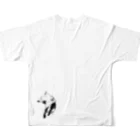 山崎ハルタの【背面プリントあり】見上げるキジトラ猫 フルグラフィックTシャツの背面