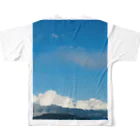 k_cloudart official shopのKUMO KUMA フルグラフィックTシャツの背面