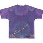 qasr el asulの【Witchy PURPLE / ウィッチー • パープル】月暦 x 魔女 All-Over Print T-Shirt :back