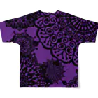 sandy-mのヴィンテージ レース柄 パープル All-Over Print T-Shirt :back