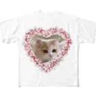 キャラメル色のメルちゃんのホイップクリーム猫ちゃん フルグラフィックTシャツ