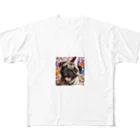 me-me shopのハッピーパグ All-Over Print T-Shirt