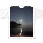 ego-designの月夜と海 All-Over Print T-Shirt