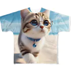 猫と紡ぐ物語の南国の海辺を歩く勇ましさに胸キュン猫 All-Over Print T-Shirt