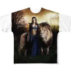 SWQAの女性とライオン フルグラフィックTシャツ