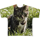 安達聖也の草むらの猫 All-Over Print T-Shirt