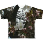 空屋　sorayakusakaの201605121700000　曇り日の桜 フルグラフィックTシャツ