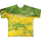 おもちゃカメラの写真世界の黄色の花畑 All-Over Print T-Shirt