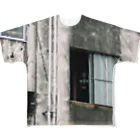 ハラシバキ商店の心霊写真(窓の女②) All-Over Print T-Shirt