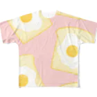 omochi.のおみせ🌼の目玉焼きトースト(ピンク) All-Over Print T-Shirt