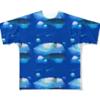 NORIMA'S SHOP の漂流した氷の上でクジラを眺めるしろくまくんとペンギンちゃん All-Over Print T-Shirt