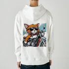 ryusky_333のサングラスをかけて、バイクを楽しんでいる猫 Heavyweight Hoodie