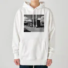 崖っぷちのポニョの"Nostalgia Ville：さびれた町の魅力を感じるグッズ" Heavyweight Hoodie