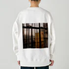 shell_hutの窓から覗く荒廃した建物が立ち並ぶ無人の通り Heavyweight Crew Neck Sweatshirt