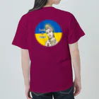 諭苑のSUZURI店のLove＆Peace観世音菩薩ウクライナ国旗背景 ヘビーウェイトTシャツ