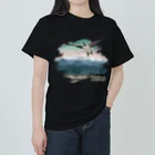 雁花工房（寄付アイテム販売中です）の栗駒山とシジュウカラガン（寄付付き） Heavyweight T-Shirt