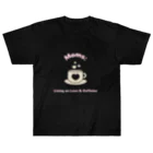 Luxe Line Studioの母の日ギフトシリーズ "Moms: Living on Love & Caffeine" ヘビーウェイトTシャツ