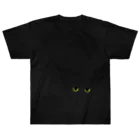 kiramekito_nekoのこちらを覗く黒猫 ヘビーウェイトTシャツ