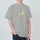 rilybiiのThe watching moon and the resting yellow bird. ヘビーウェイトTシャツ