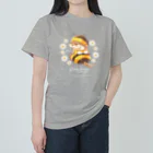 カワウソとフルーツのBaby Otters Honey（文字白色） ヘビーウェイトTシャツ