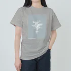 rilybiiのかすみ草ブーケ くすみブルーグリーン ヘビーウェイトTシャツ