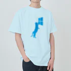 サトオの立って窓の外を眺めるネコ ニャルソック Heavyweight T-Shirt