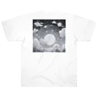 hydrangea-macrophyllaのEmbracing the cosmic journey within. Heavyweight T-Shirt