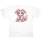 Snow-peaceのふわふわバニーコスチュームのかわいい子猫 Heavyweight T-Shirt