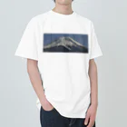 下田村の冠雪した富士山 Heavyweight T-Shirt