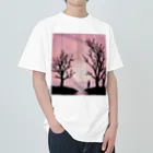 YOKAZE KASUMIの鮮やかなピンクが背景のかわカッコイイグッズ！ Heavyweight T-Shirt