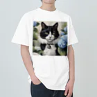 capcat1919のハチワレ猫白黒と紫陽花 ヘビーウェイトTシャツ