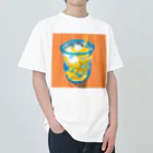 Yuhki | おばけのゆうき 公式オンラインショップ　【ちぎり絵・貼り絵のTシャツ・パーカー・スマホケース・バッグ・日用品・雑貨・文具・ドッグTシャツなど販売中】のオレンジジュースをコップにそそぐ(ちぎり絵/貼り絵) Heavyweight T-Shirt