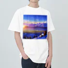 雑貨屋ちぃずの朝日と雪原の風景 ヘビーウェイトTシャツ