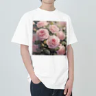 okierazaのペールピンクのバラの花束 Heavyweight T-Shirt