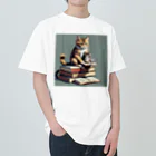 三毛猫shopの本を読む猫 ヘビーウェイトTシャツ