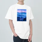 AQUAMETAVERSEの雲海とホテル街の灯　ラフルール　1859 Heavyweight T-Shirt