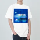 NORIMA'S SHOP の漂流した氷の上でクジラを眺めるしろくまくんとペンギンちゃん Heavyweight T-Shirt