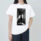 justfit150のa woman in the shadows Heavyweight T-Shirt