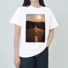 guchy-kの夕陽の向こうは ヘビーウェイトTシャツ