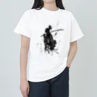 JapanBoyの黒と白のサムライ: 陰と陽の完璧なバランス Heavyweight T-Shirt