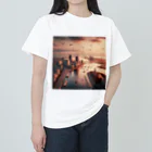 MM24Designの都会の夕暮れ ヘビーウェイトTシャツ